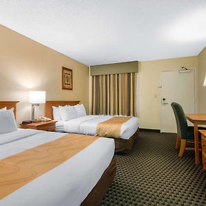 Queen Room Two Queen Beds Courtyard View Non-Smoking